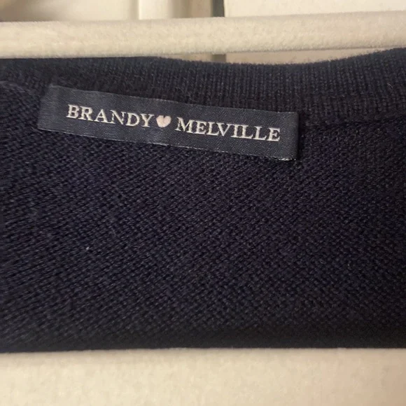 Brandy Melville sweater - Picture 2 of 3